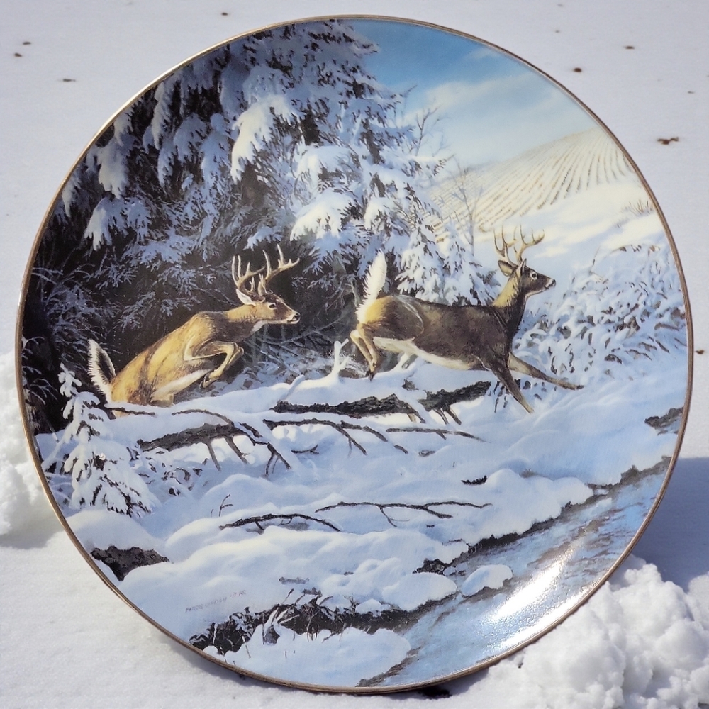 Vtg 95 Whitetail Crossing Untamed Wilderness Wild Wings Bradford Deer Plate Gold
